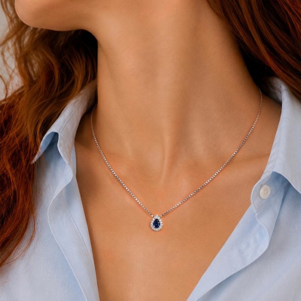 Girocollo in oro bianco 750/°°° diamante e zaffiro