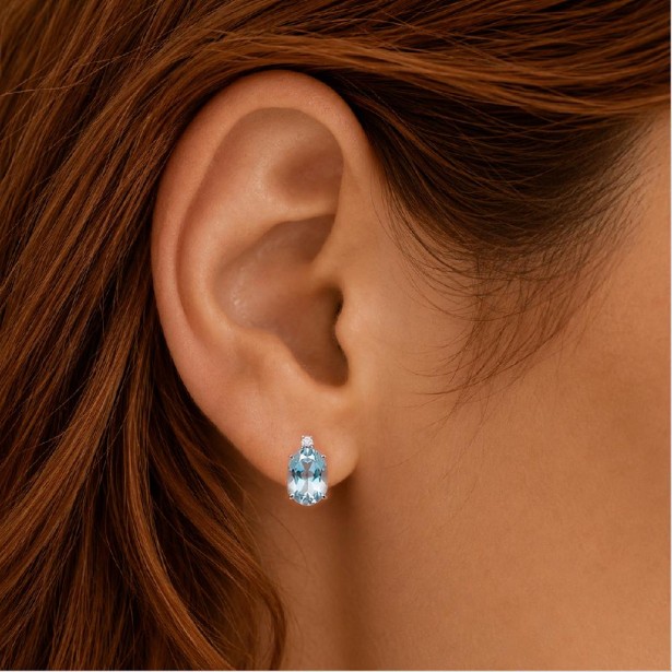 Orecchino lobo in oro bianco 750/°°° diamante e acquamarina