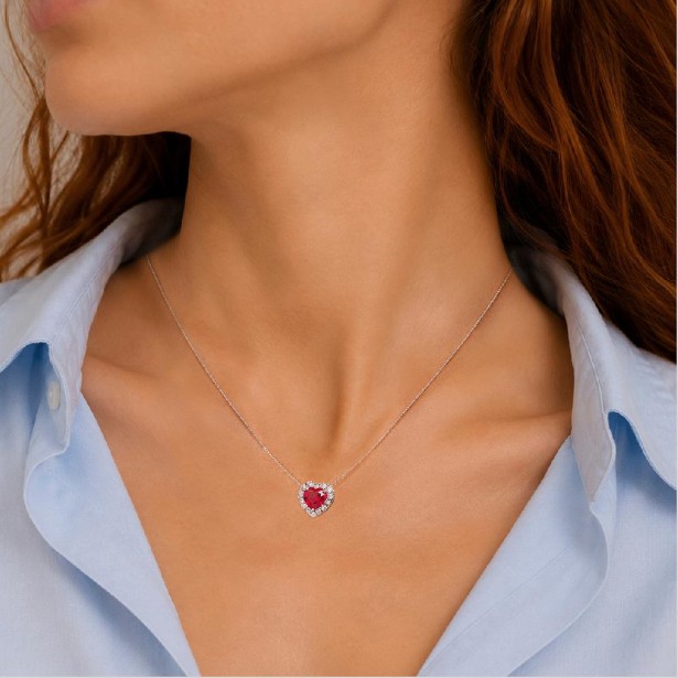 Girocollo in oro bianco 750/°°° diamante e rubino con cuore