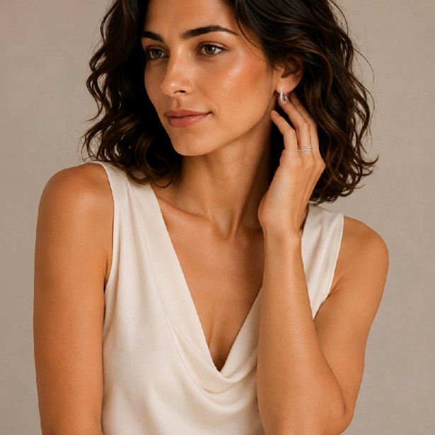 Orecchini in oro bianco 375/°°° con diamante lab-grown