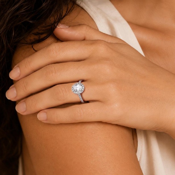 Anello in oro bianco 375/ooo con diamante lab-grown