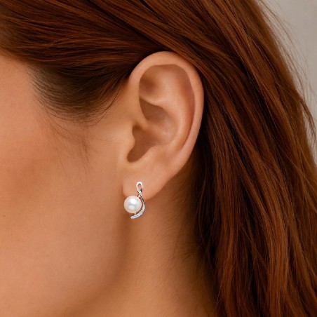 Orecchini lobo in oro bianco 750/°°° diamante e perla