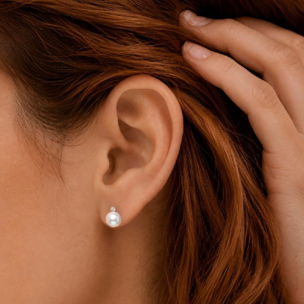 Orecchini lobo in oro bianco 750/°°° diamante e perla