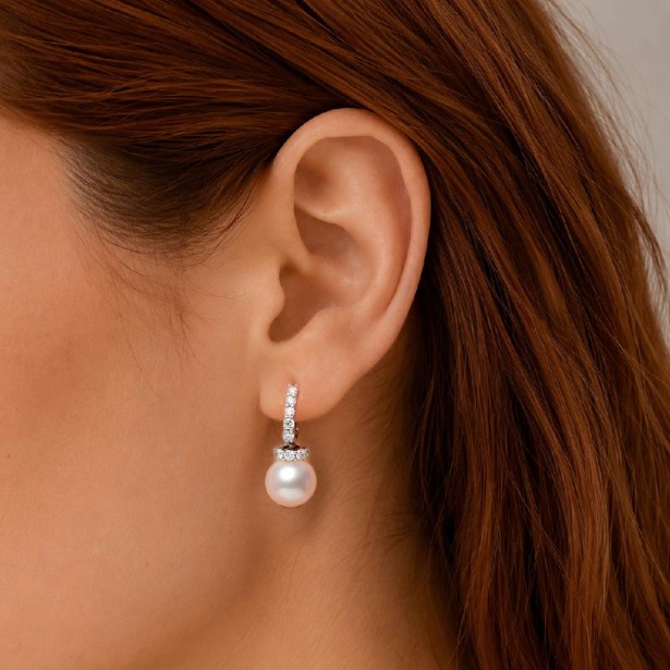 Orecchini in oro bianco 750/ooo con diamante naturale e perle australiane