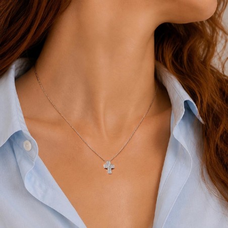 Girocollo in oro bianco 750/°°° e diamante con croce