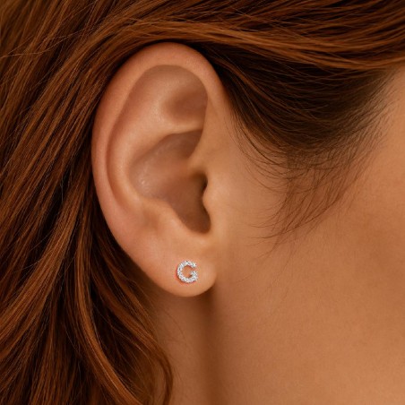 Mono orecchino in oro bianco 375/°°° e diamante con iniziale