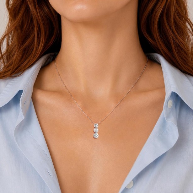 Girocollo trilogy in oro bianco 750/°°° e diamante