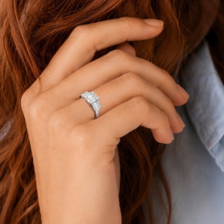Anello in oro bianco 750/ooo con diamante naturale