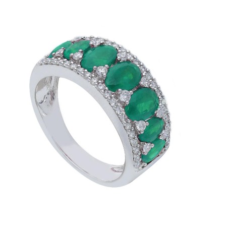Anello in oro bianco 750/ooo con diamanti naturali e smeraldo