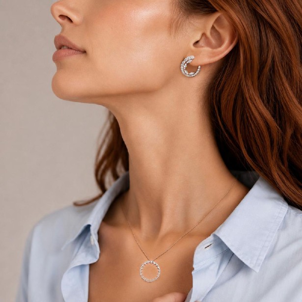 Girocollo in oro bianco 750/ooo con diamante naturale
