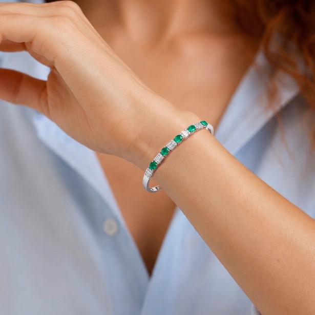 Bracciale rigido in oro bianco 750/ooo con diamante naturale e smaraldo