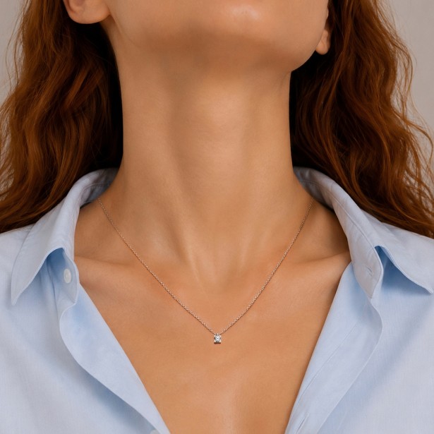 Girocollo in oro bianco 375/ooo con diamante naturale