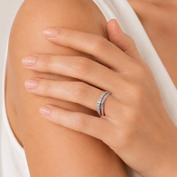 Anello in oro bianco 375/ooo e zirconia cubica